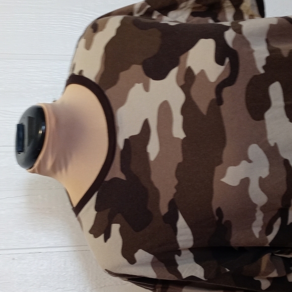 Gap camo tee size XXL excellent condition - Picture 4 of 7